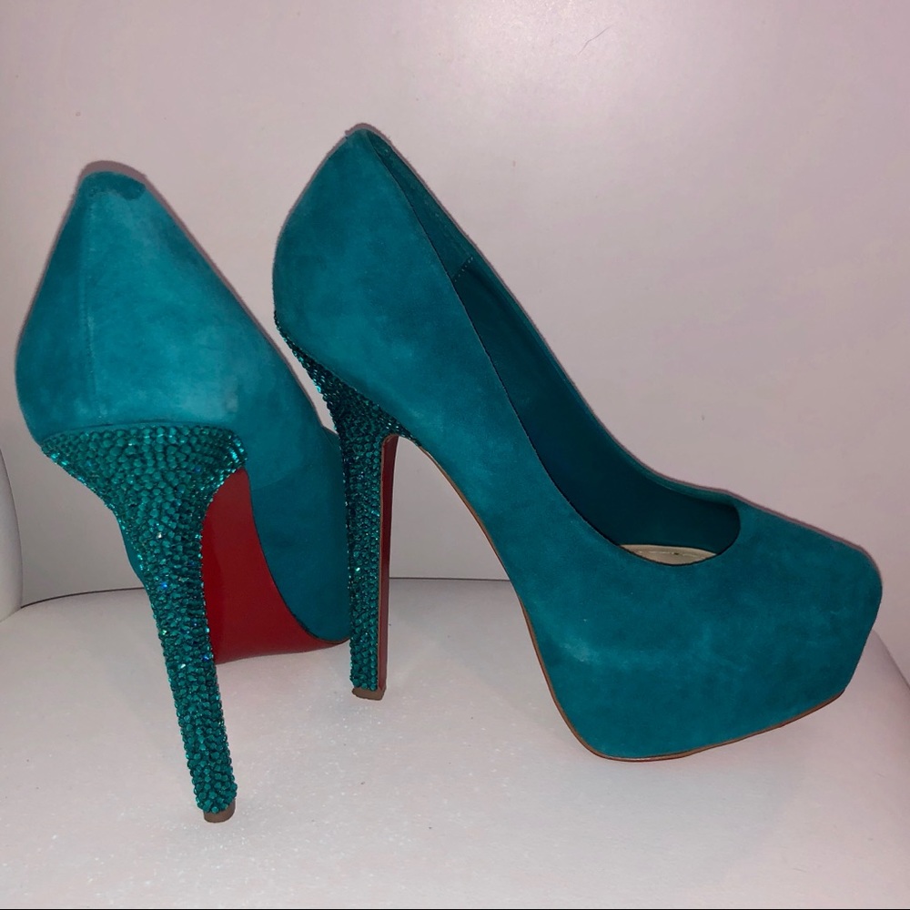 Swarovski Steve Madden “Devavu” Suede Pumps